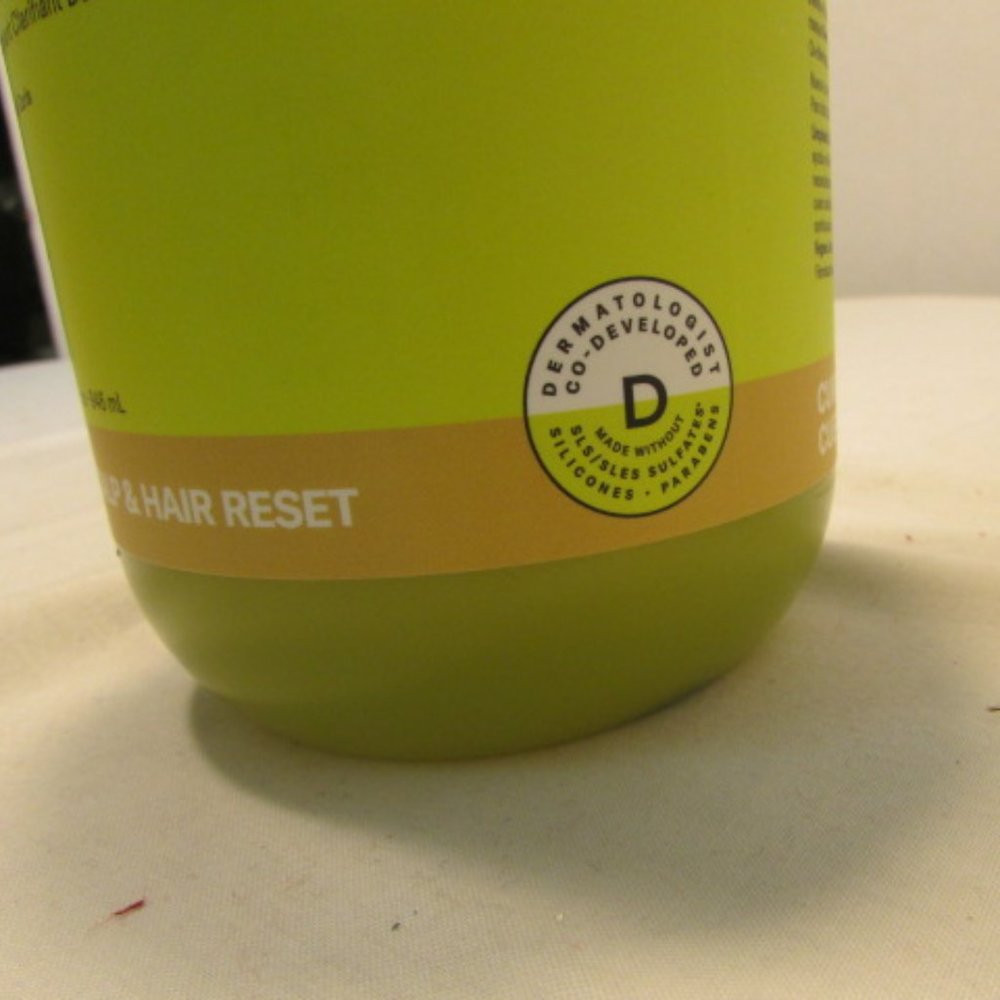 Deva Curl Buildup Buster Gentle Clarifying Cleanser For All Curls Scalp & Hair - Picture 2 of 4